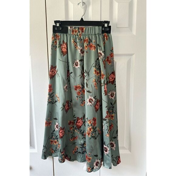 ZARA Floral MIDI Skirt - Picture 2 of 5
